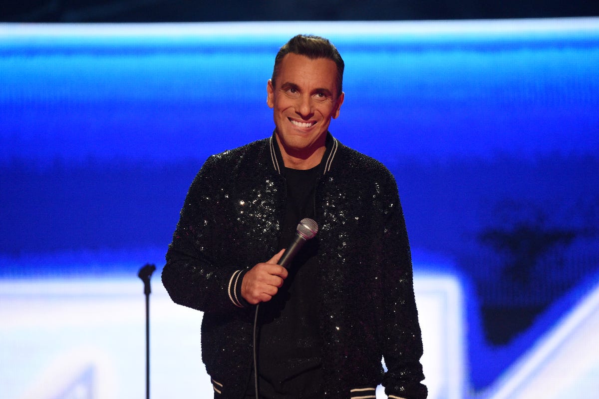 Sebastian Maniscalco's MTV VMAs jokes didn't go down well