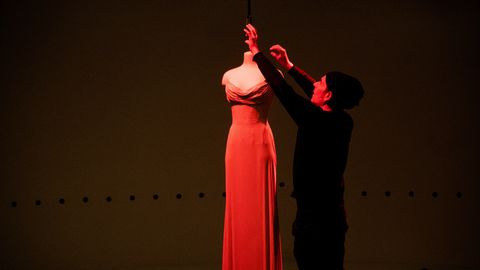 photographer steven sebring prepares emilia clarke's versace dress to become an nft
