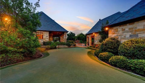 Selena Gomez Fort Worth, Texas Mansion Golf Course