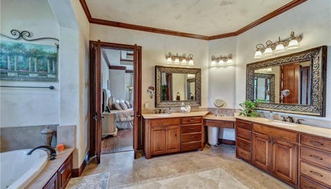 Selena Gomez Fort Worth, Texas Mansion Master Bathroom