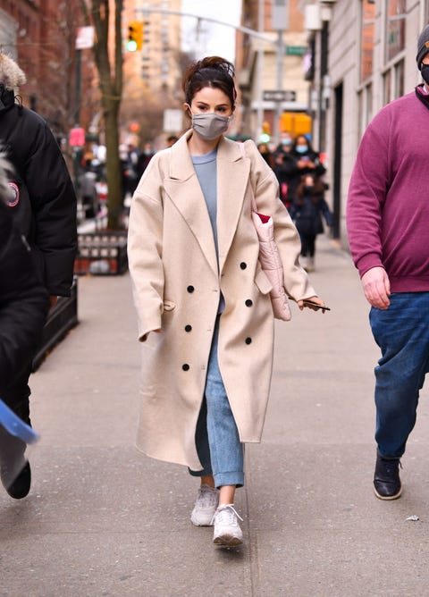 セレーナ ゴメスの フェミニンときどきモード な愛されファッションを総覧 Elle エル デジタル
