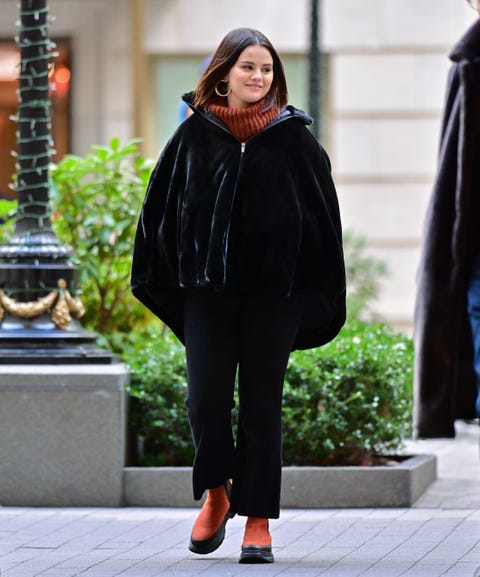 Selena Gomez In New York City on December 07, 2021 selena gomez in new york city on december 07, 2021