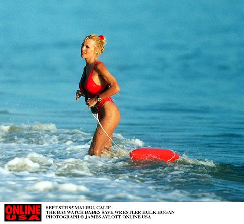 SEPT 8TH 85 MALIBU, CALIF BAYWATCH FILMING THE BAY WATCH BABES SAVE WRESTLER HULK HOGAN FROM DROWNIN