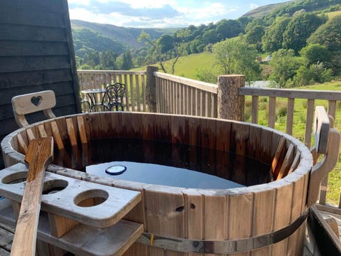 UK staycations - Welshglamping uk staycations welshglamping