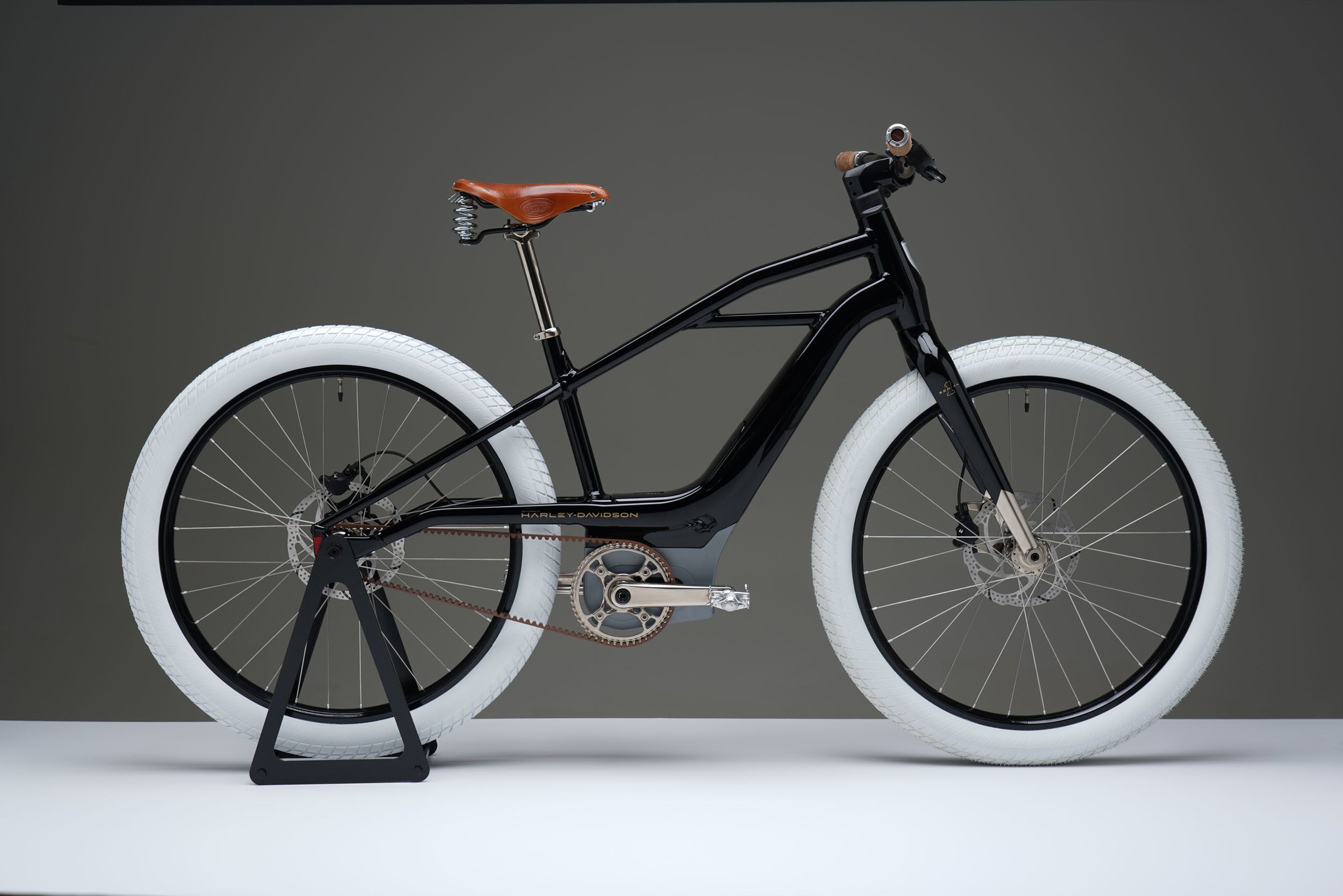 electric cycle with gear