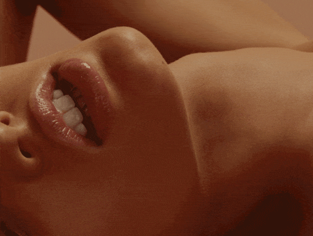 Deep Red Lipstick Blowjobs Gif Animation - Cosmo Stamp of Sexcellence - Cosmo Best Sex Toy Awards