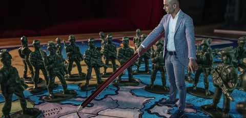 Action figure, Military uniform, Games, Army men, Soldier, Military person, Fictional character, Military, Military organization, Figurine, 