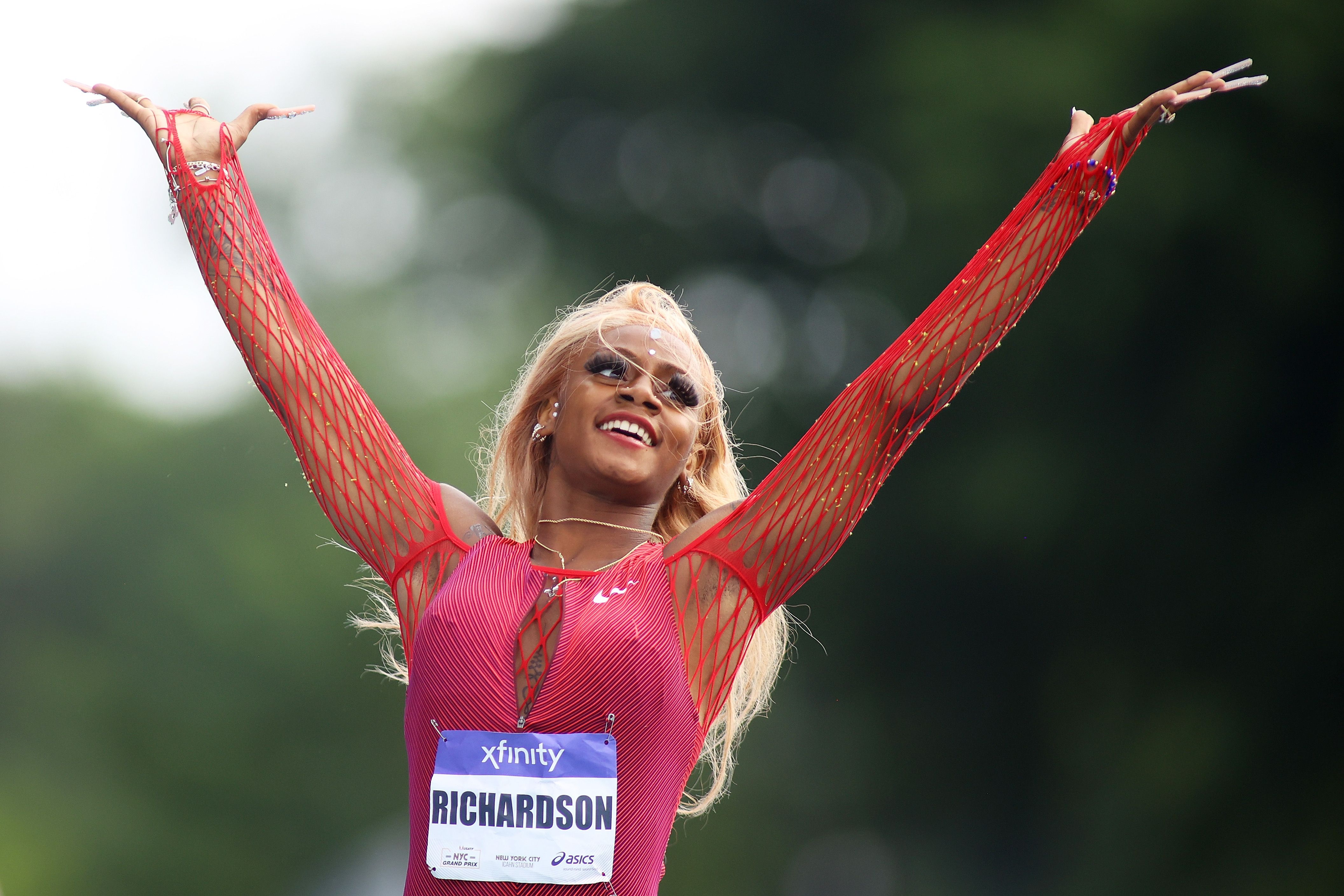 El reivindicativo look de la atleta Sha'Carri Richardson crea controversia