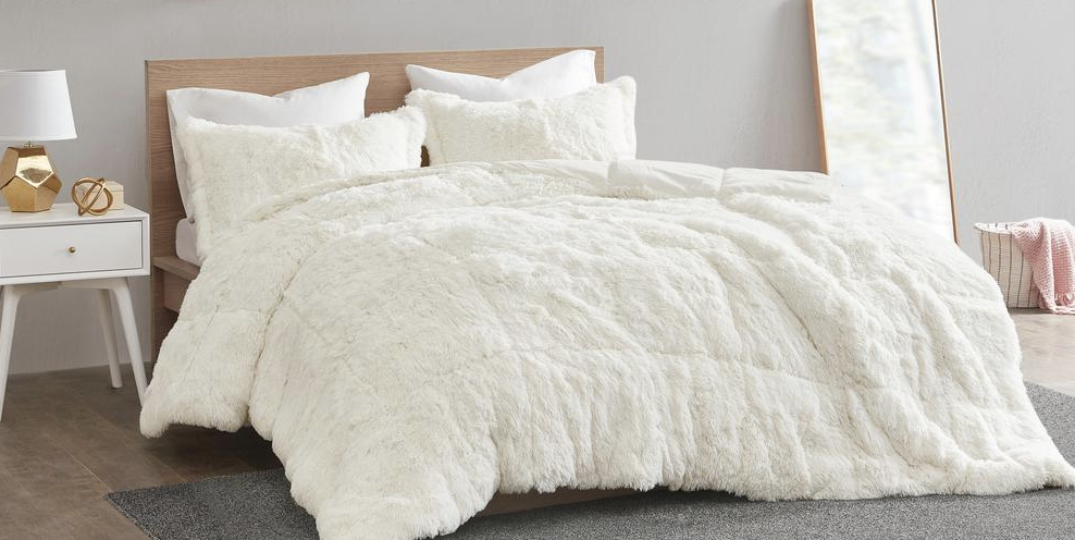 12 Pieces to Make Your Bedroom Warm and Cozy for Winter