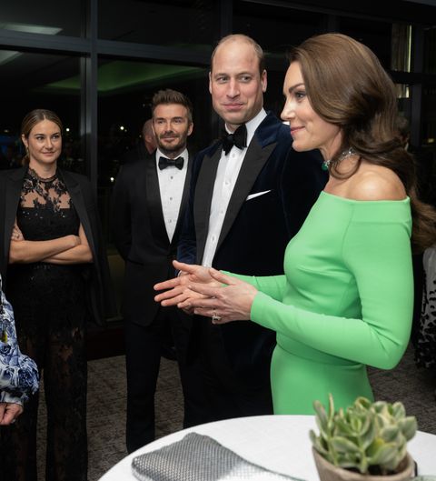 Кейт наема зелена рокля от Hurr за Earth Prize