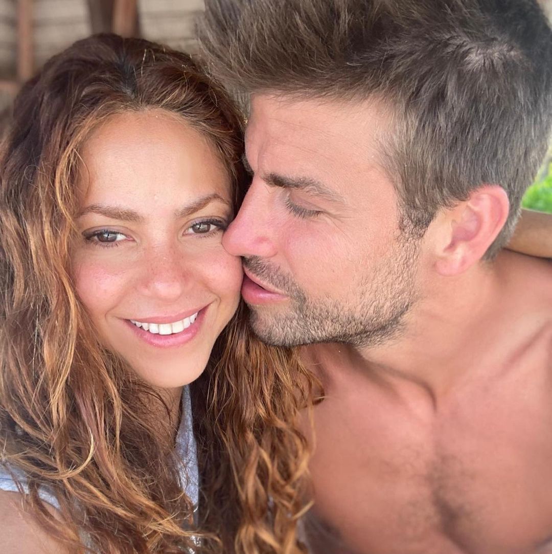 Dopo l'addio a Shakira, Piqué appare in pubblico con la fidanzata Clara  Chia Marti