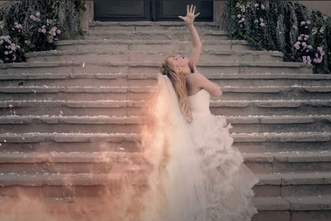 名作から珍作まで 記憶に残るミュージックビデオのウエディングドレス集 Elle Mariage エル マリアージュ 名作から珍作まで 記憶に残るミュージックビデオのウエディングドレス集 Elle Mariage エル マリアージュ