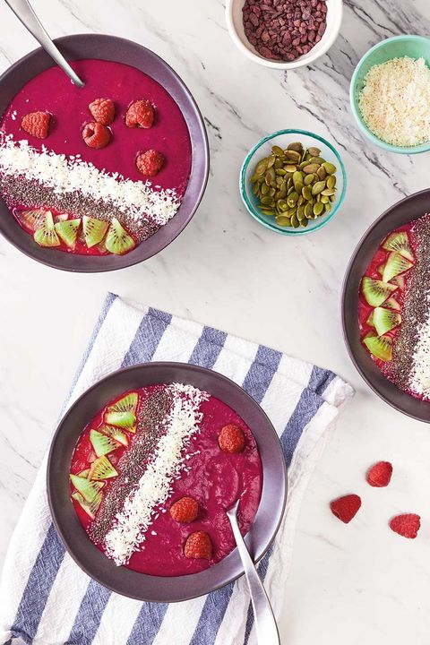 raspberry beet smoothie bowl