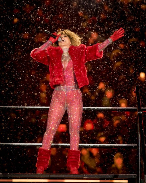 105th Grey Cup Championship Game ottawa, on november 26 shania twain performs during the half time show at the 105th grey cup championship game between the toronto argonauts and the calgary stampeders at td place stadium on november 26, 2017 in ottawa, canada photo by mark hortongetty images