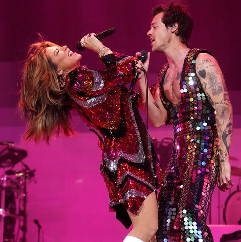 2022 Coachella Valley Music And Arts Festival - Weekend 1 - Day 1 indio, california april 15 l r shania twain and harry styles perform onstage at the coachella stage during the 2022 coachella valley music and arts festival on april 15, 2022 in indio, california photo by kevin mazurgetty images for aba
