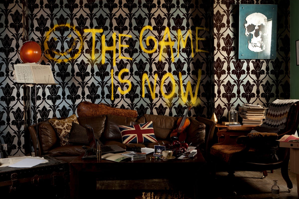 Sherlock S The Game Is Now Escape Room Experience What To Expect