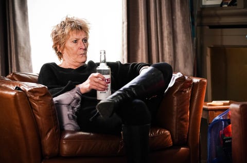 shirley-carter-eastenders-1645095607.jpg?crop=1xw:1xh;center,top&resize=480:*&keepGifs=1