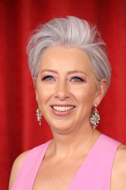 short hairstyles for older women 2022