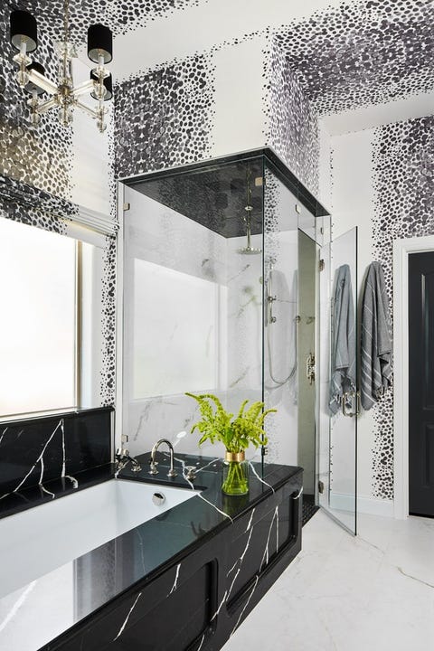 bathrooms with walk-in showers