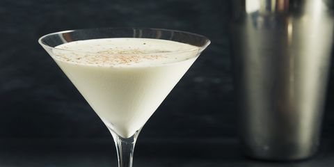 Drink, Irish cream, Food, Alcoholic beverage, Alexander, Brandy alexander, Pisco sour, Batida, Cocktail, Non-alcoholic beverage, 