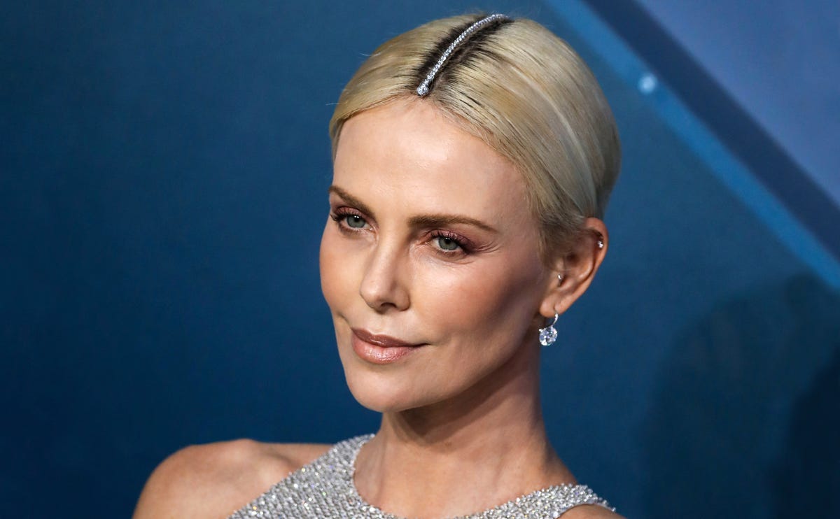 Charlize Theron Wore a Tiffany & Co. Necklace In Her Hair to the SAG Awards