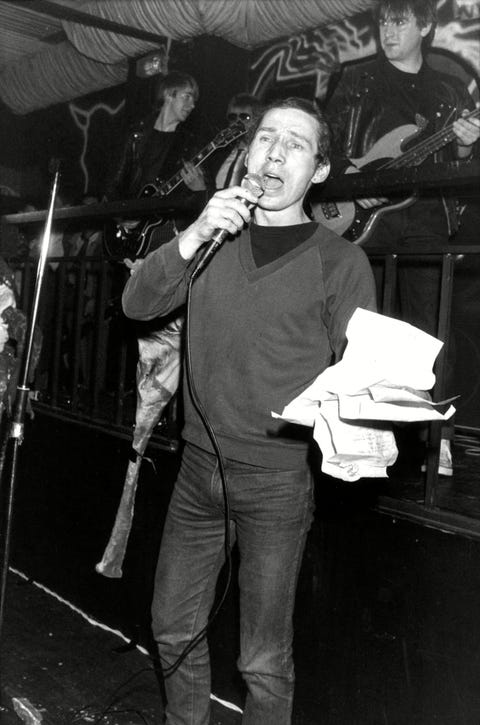 mandatory credit photo by apshutterstock 7325947a
michael fagan, buckingham palace intruder buckingham palace intruder michael fagan became famous when he visited queen elizabeth ii in her bedroom in 1982 photo shows fagan at the microphone late last night, in a club in londons leicester square, when he embarked on a new career as a singer lyrics in hand, he rendered a punk version of the national anthem at the son of batcave club
buckingham palace intruder sings, london, united kingdom