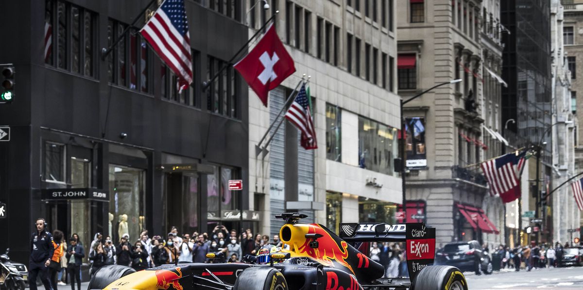 Video: Red Bull Redefines Rush Hour F1 Joy Ride Through New York City
