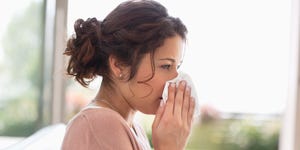 喉の痛みを和らげる 専門家が指南する ハチミツ が喉にいい理由 喉の痛みを和らげる 専門家が指南する ハチミツ が喉にいい理由