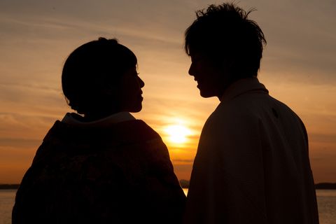 silhouette of a Japanese couple
