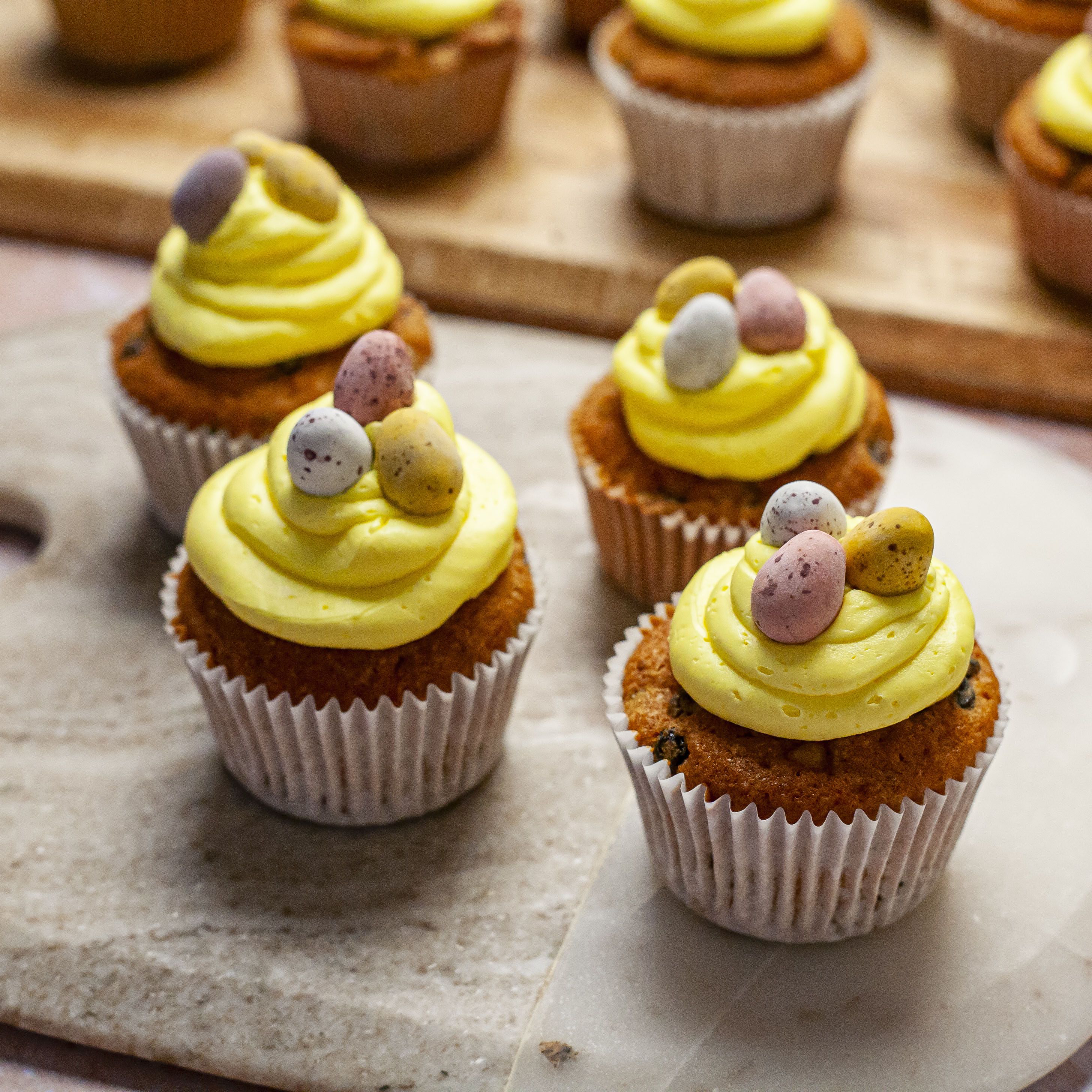 CHILDRENS MIX of COLOURS 60 x High Quality paper Muffin Cup cake Cases 