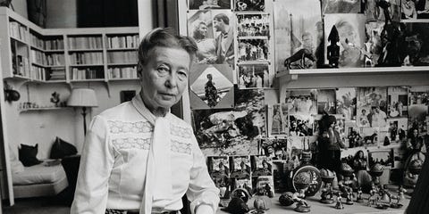 Simone de Beauvoir en su casa de París