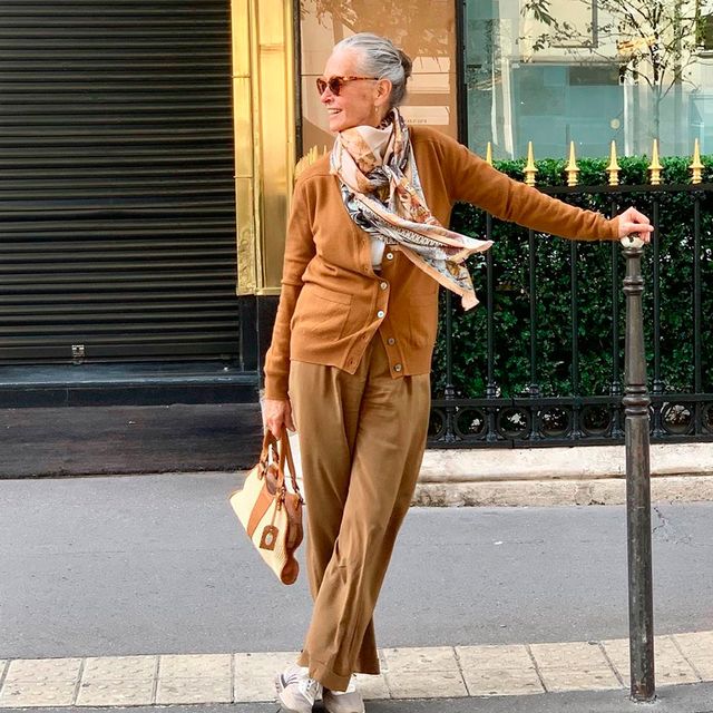 Guau visto ropa éxtasis Looks en zapatillas de las insiders de moda mayores de 50 años