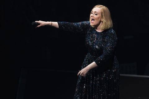 Adele durante un concierto en Seattle