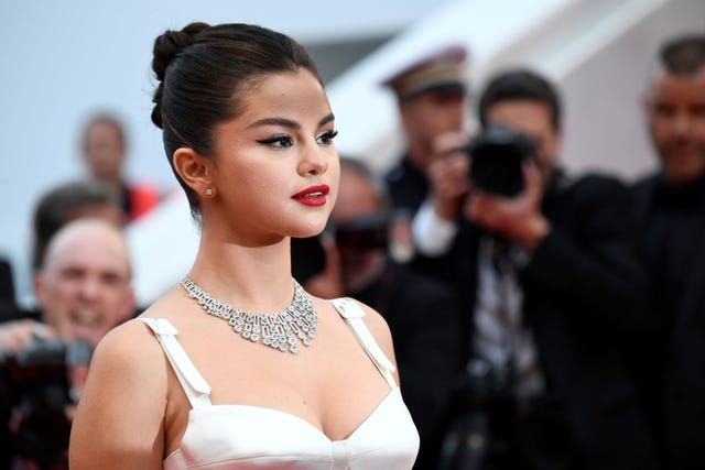 Behold the Sleepy, Makeup-Free Selfie That Just Got Selena Gomez 6.8+ Million Likes