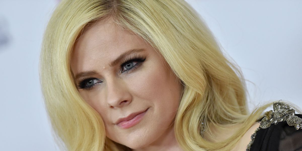 Avril Lavigne Opens Up About Lyme Disease Struggle 