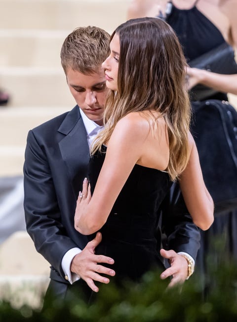 justin and hailey bieber at the 2021 met gala