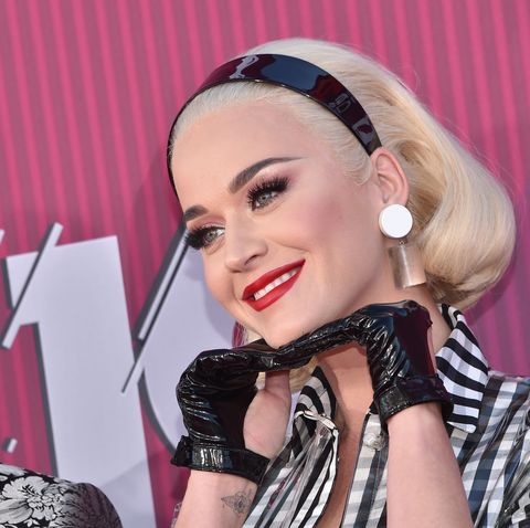 Katy Perry Wears Checkered Dress To Iheartradio Music Awards 2019