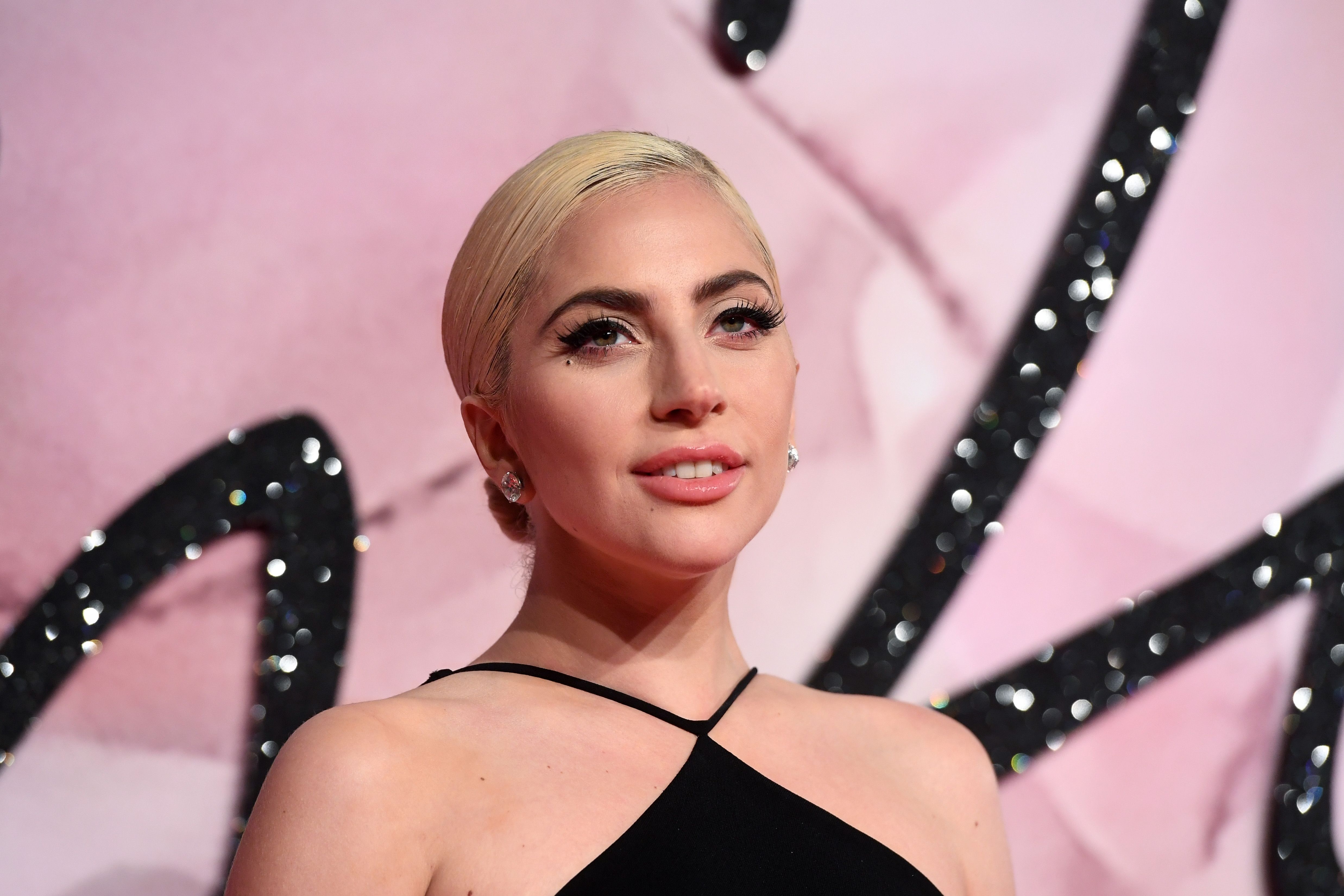 Who is lady gaga dating 2018