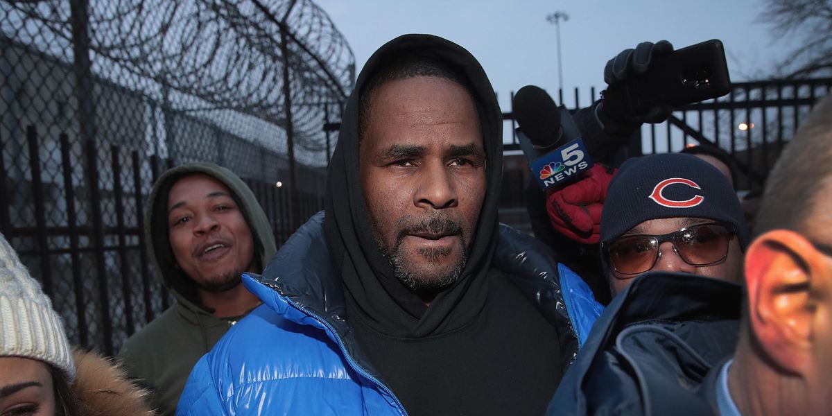 Singer R Kelly Leaves The Cook County Jail After Posting News Photo 1132147647 1551463113 ?crop=1xw 0.75xh;center,top&resize=1200 *