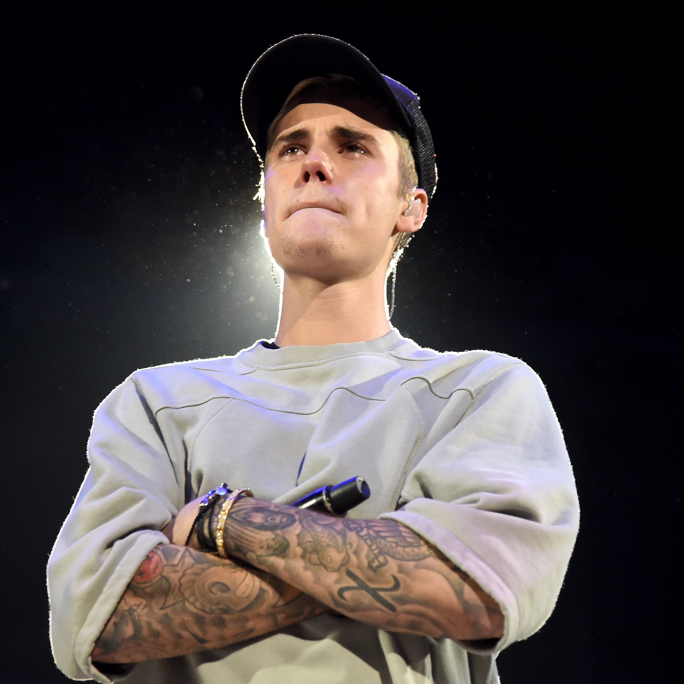 A Justin Bieber Fan Crashed His Performance for a Selfie and Had to Be Removed By Security