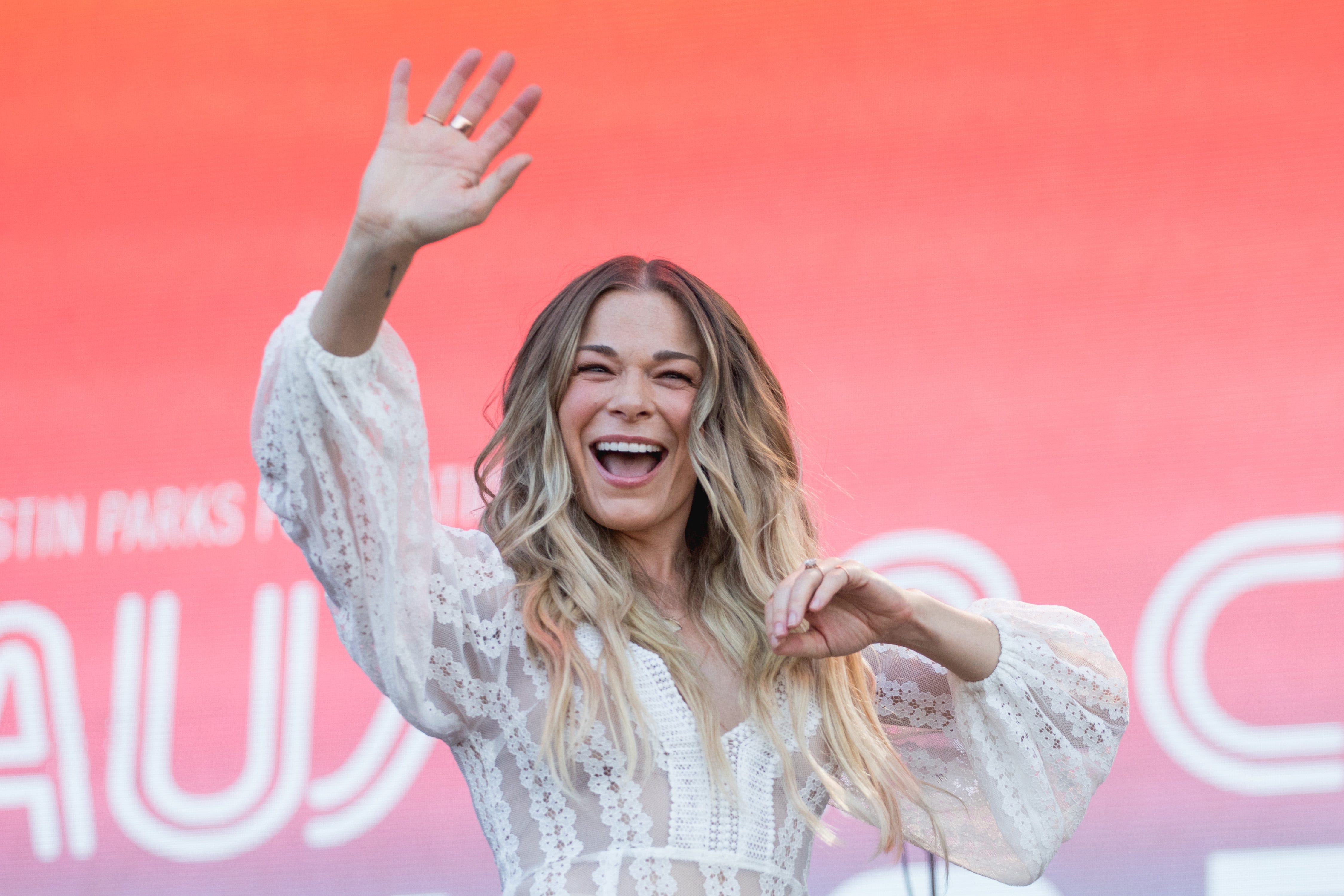 Fans Are Obsessing Over LeAnn Rimes's Latest Behind-the-Scenes Photo