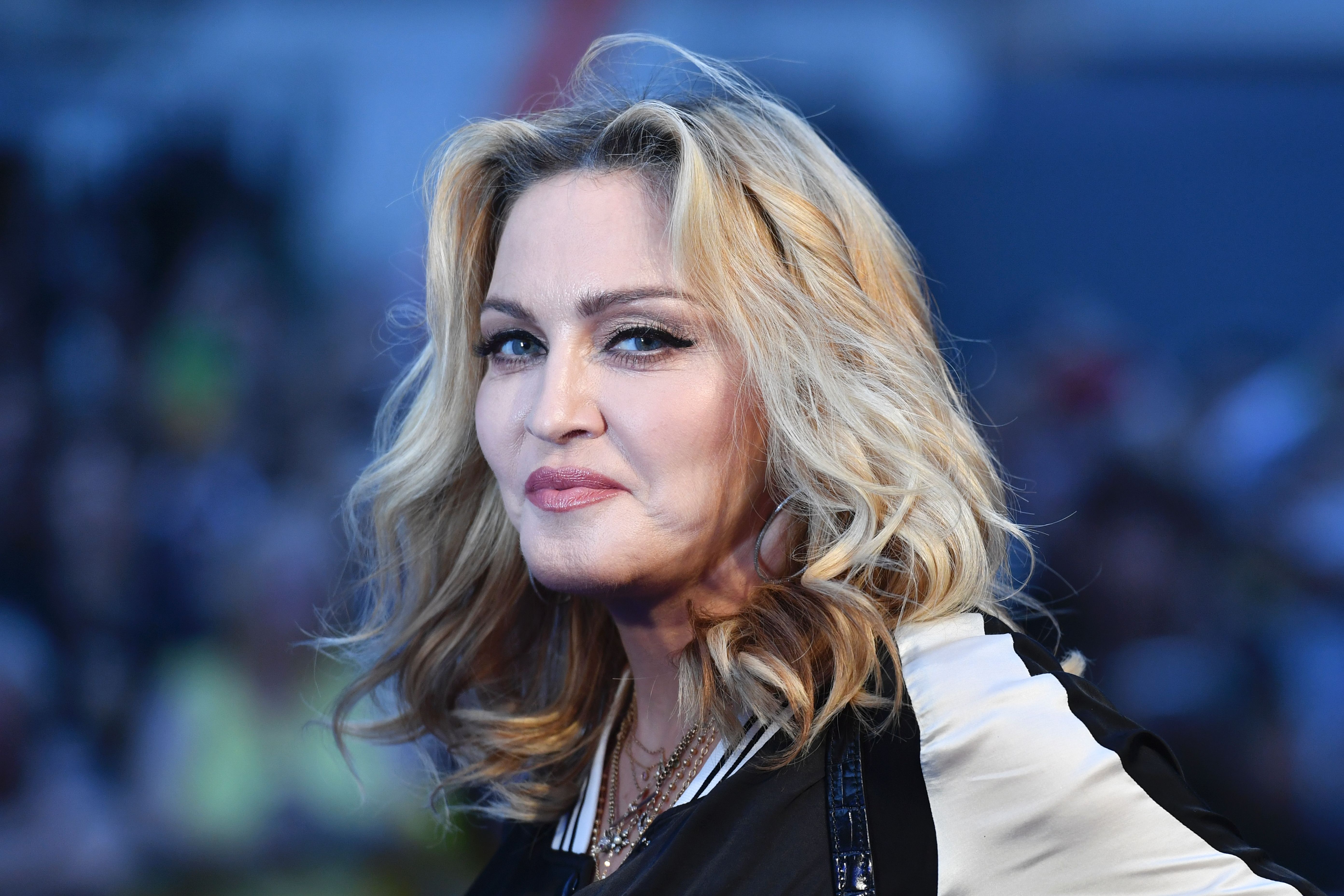 Madonna-kapsels voor oudere vrouwen