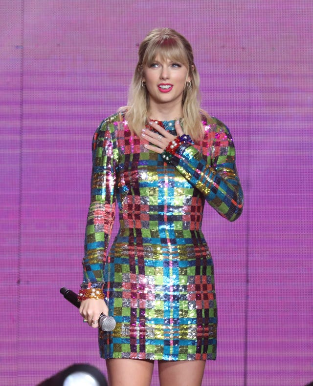 Taylor Swift Says Scooter Braun and Scott Borchetta Won't Allow Her to Perform Her Old Music on TV