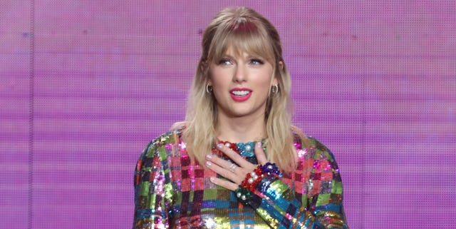 Taylor Swift Says Scooter Braun and Scott Borchetta Won't Allow Her to Perform Her Old Music on TV