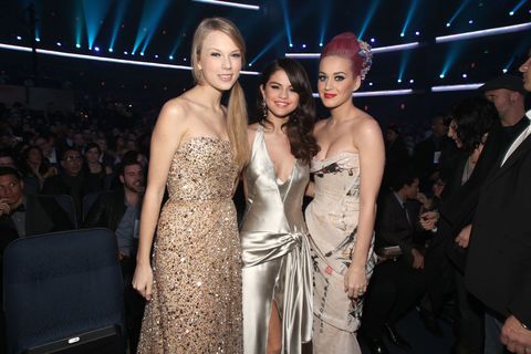 Fans Think Taylor Swifts New Album Includes A Selena Gomez Katy