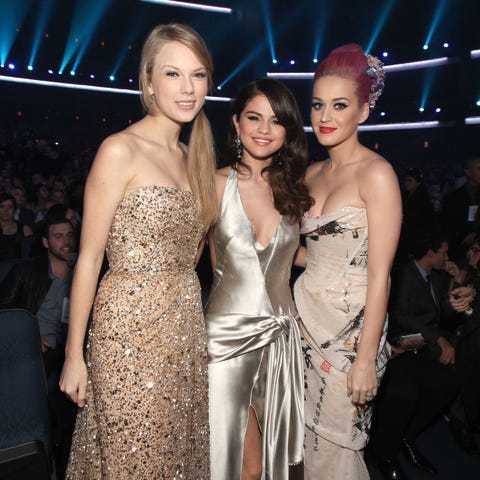 2011 American Music Awards - Backstage And Audience