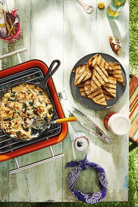 Best Skillet Spinach Artichoke Dip With Fire Roasted Bread How