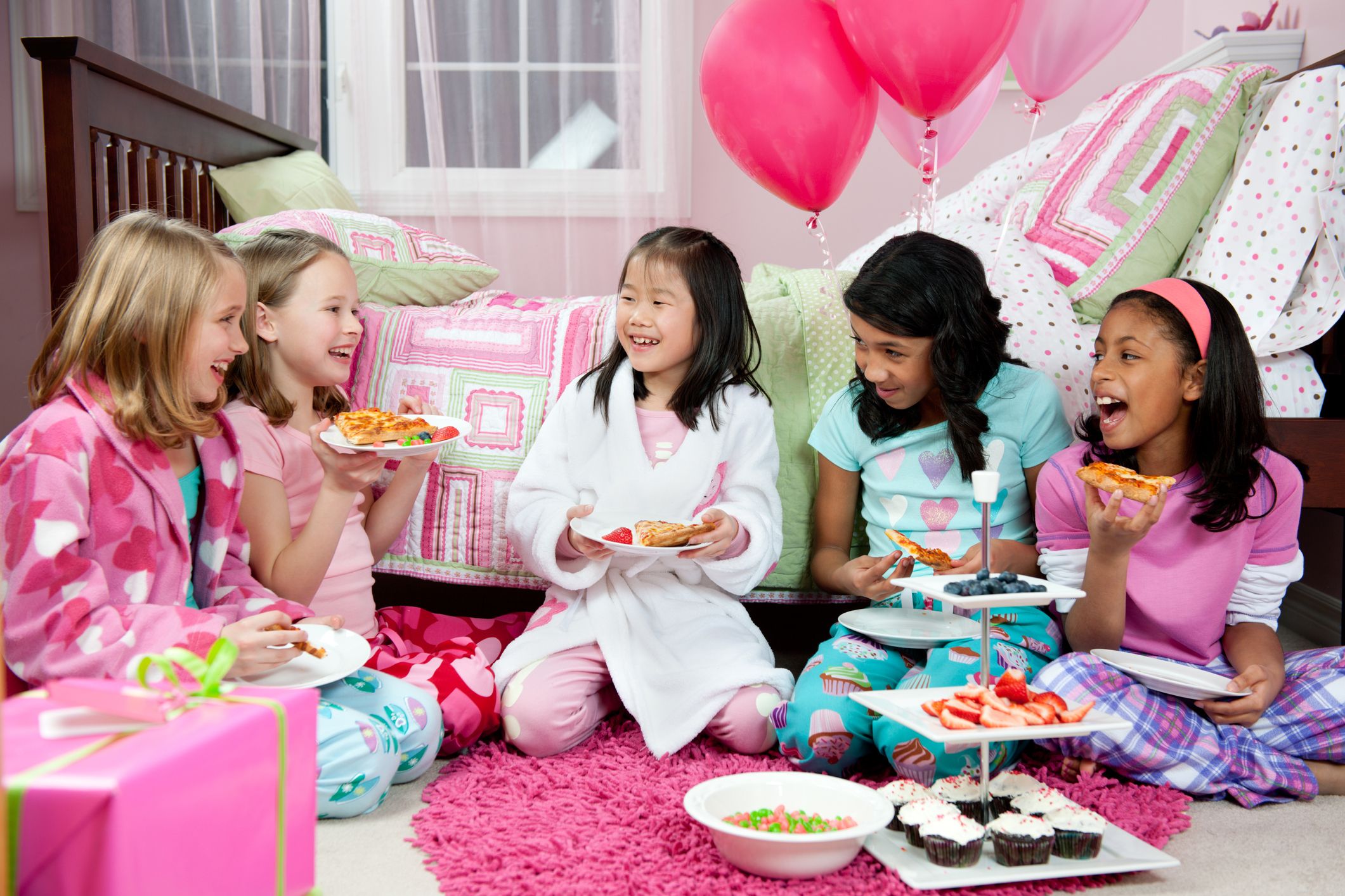 30 Fun Things to Do at a Sleepover - Slumber Party Ideas for Kids, Tweens,  and Teens