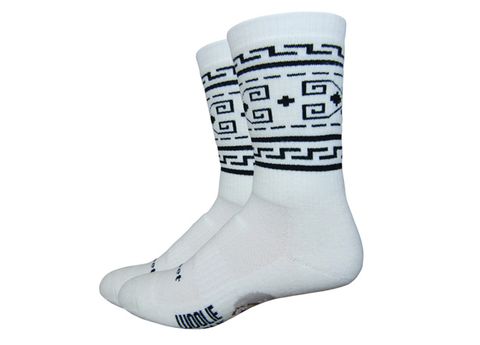 White, Sock, Foot, Knee, Beige, Costume accessory, Ankle, Fashion design, 