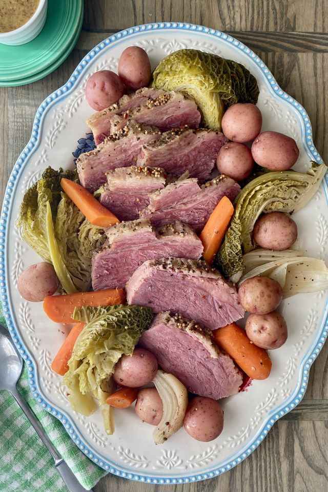 Best Slow Cooker Corned Beef And Cabbage Recipe